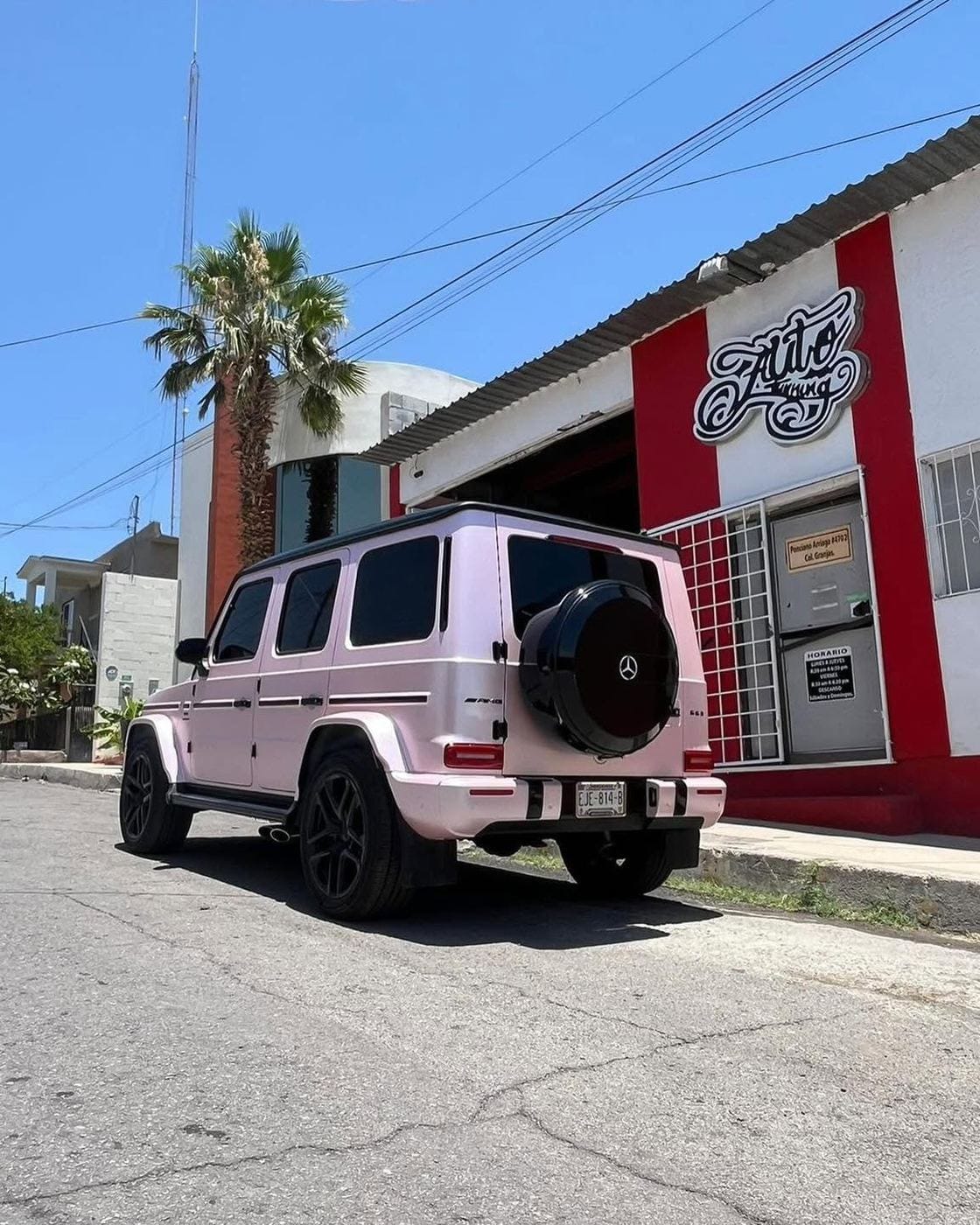 Mercedes-AMG G63 con wrap rosa perlado